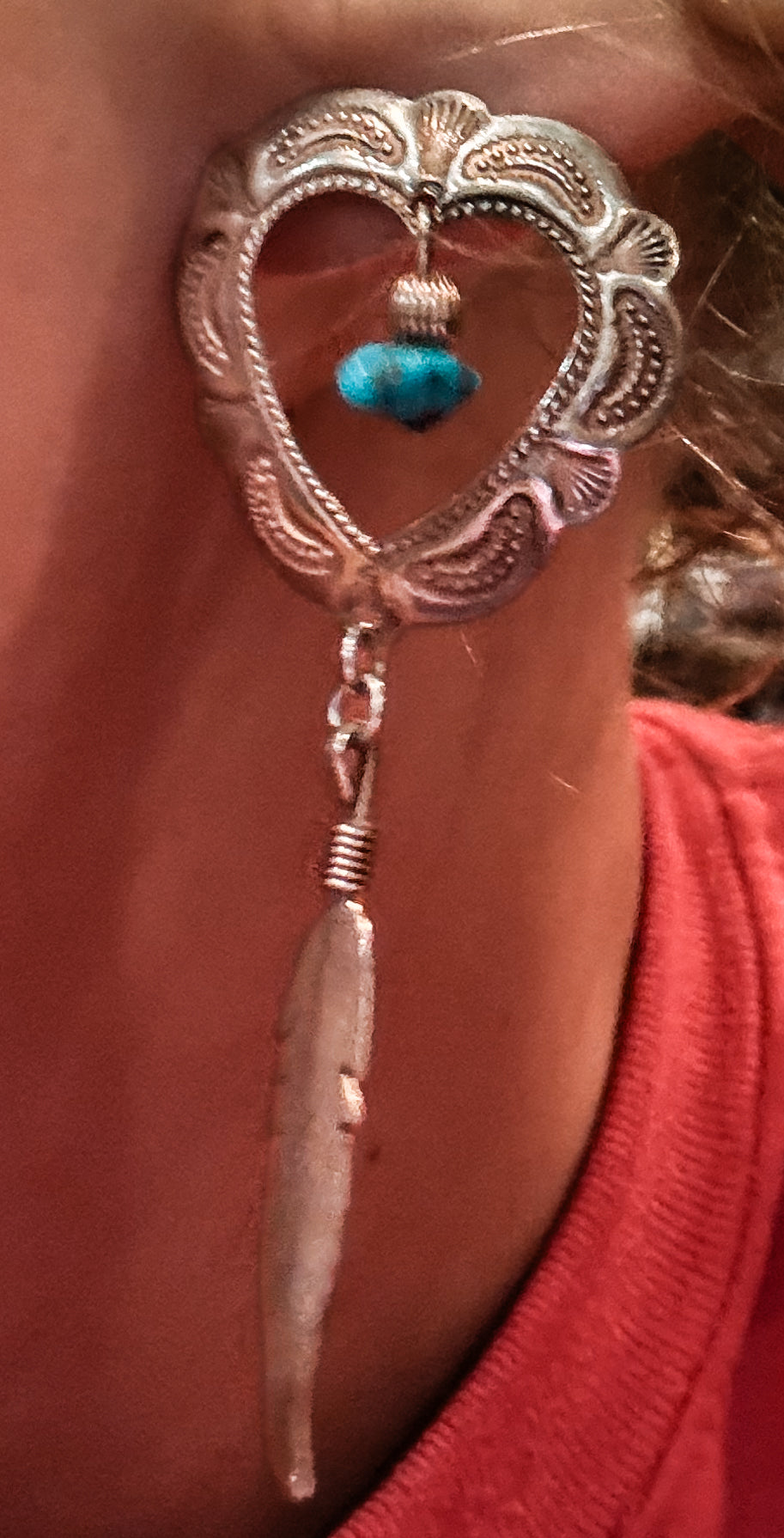 Q.T stamped hart earrings