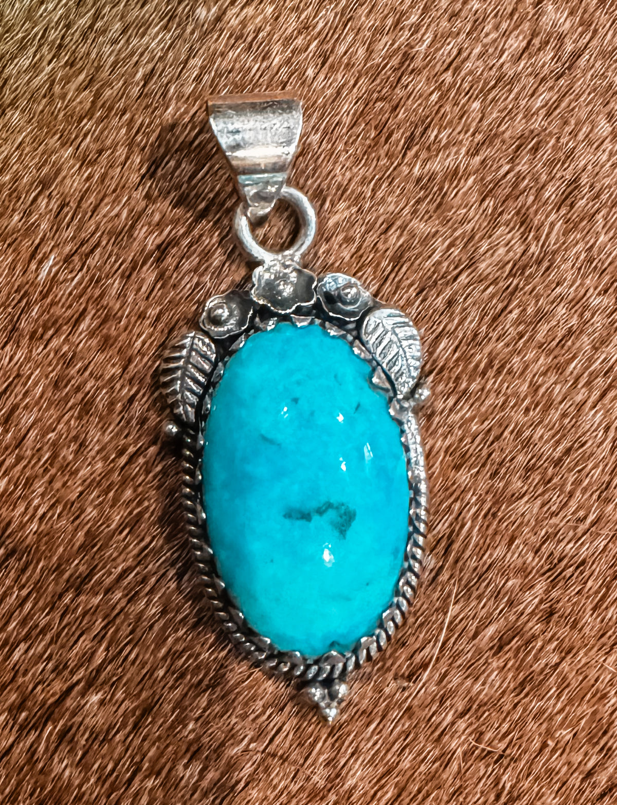 Triple flower turquoise pendant