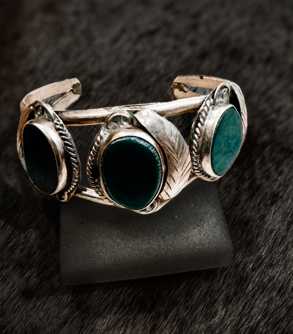 Mystery 3 stone old pawn cuff