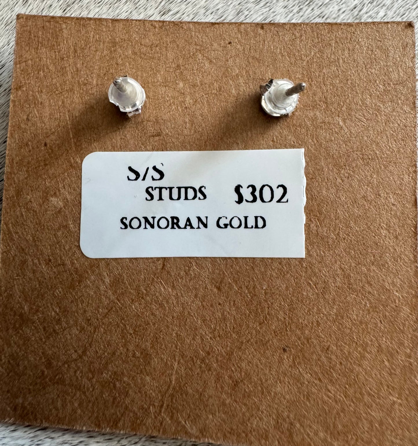 Pink Conch & Sonoran Gold Heart Stud Earrings